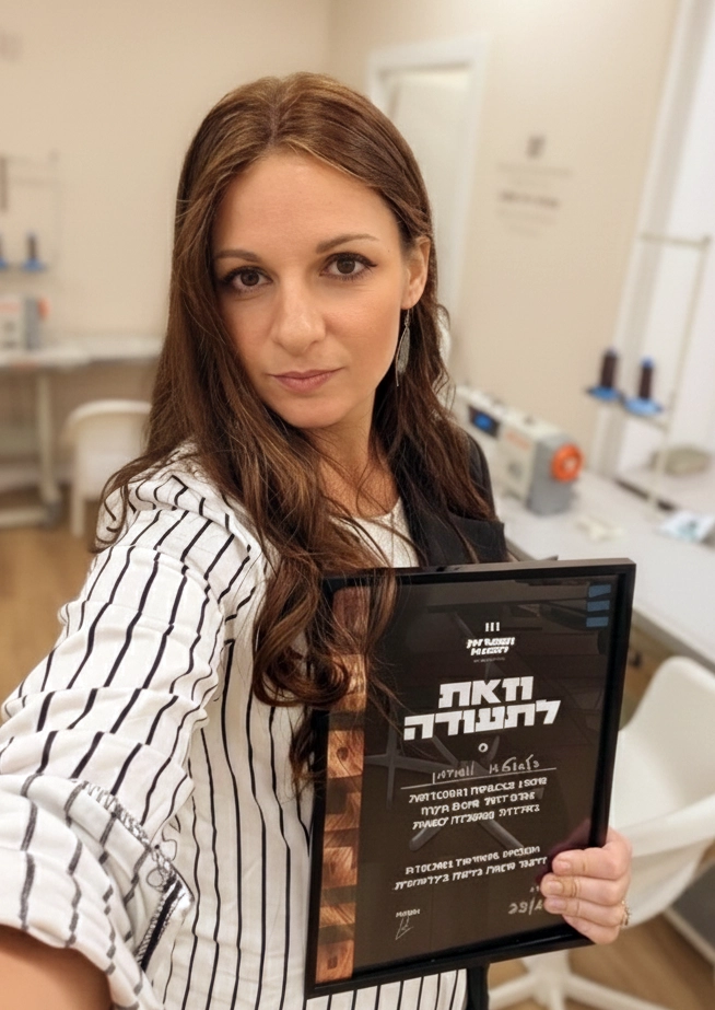 זלאטא ל. פאנית מקצועית בנתניה, בוגרת אקדמיה יעל רוזן — Zlata Luxe