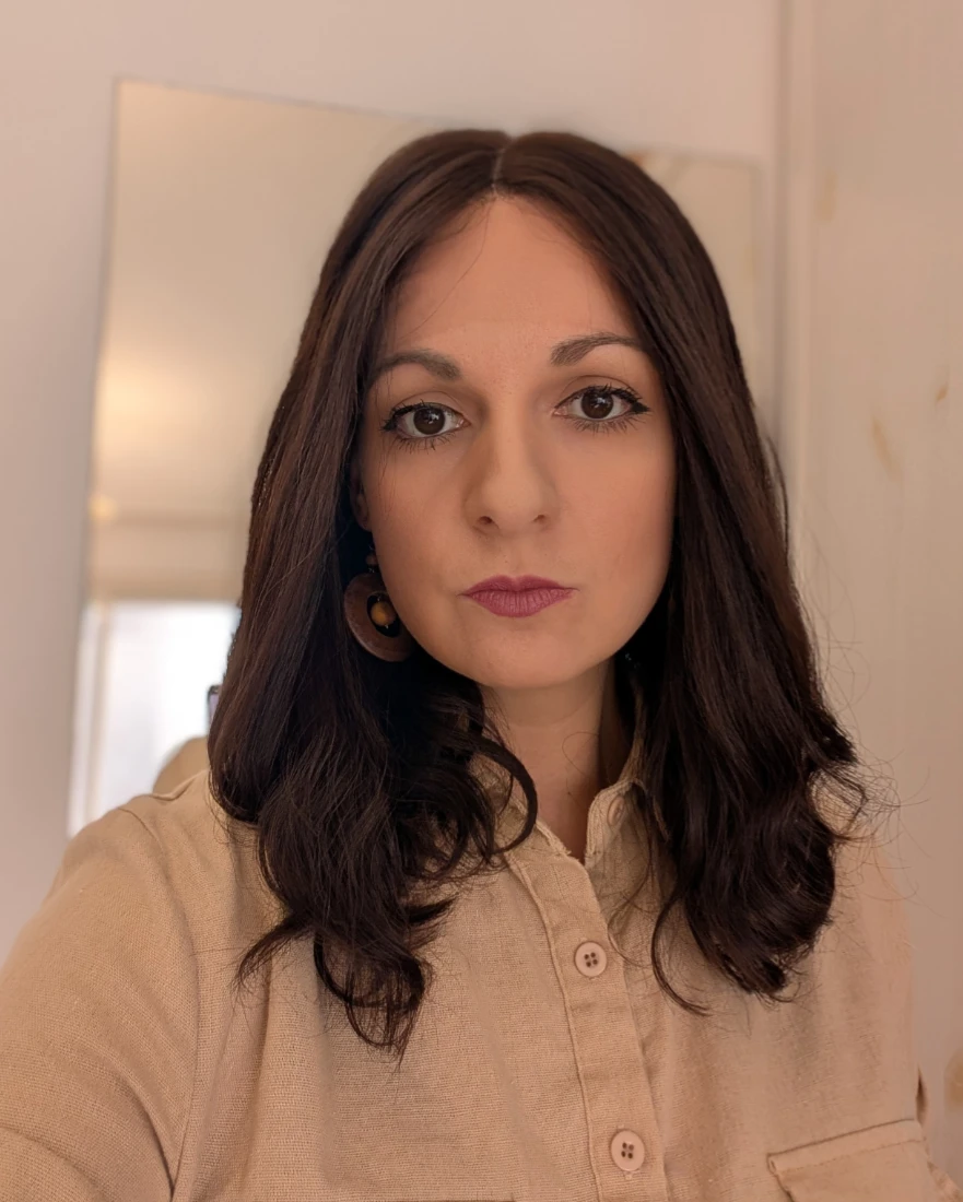 זלאטא בפאה משיער טבעי בגלים רכים — עבודה של Zlata Luxe